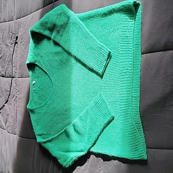 Sweater - Picture 1 of 1